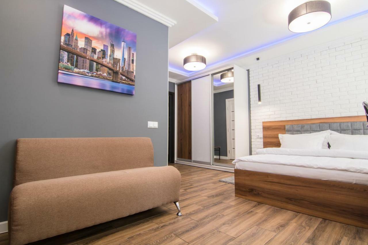 Lux Apartment Near Arena City Kyiv Exterior photo