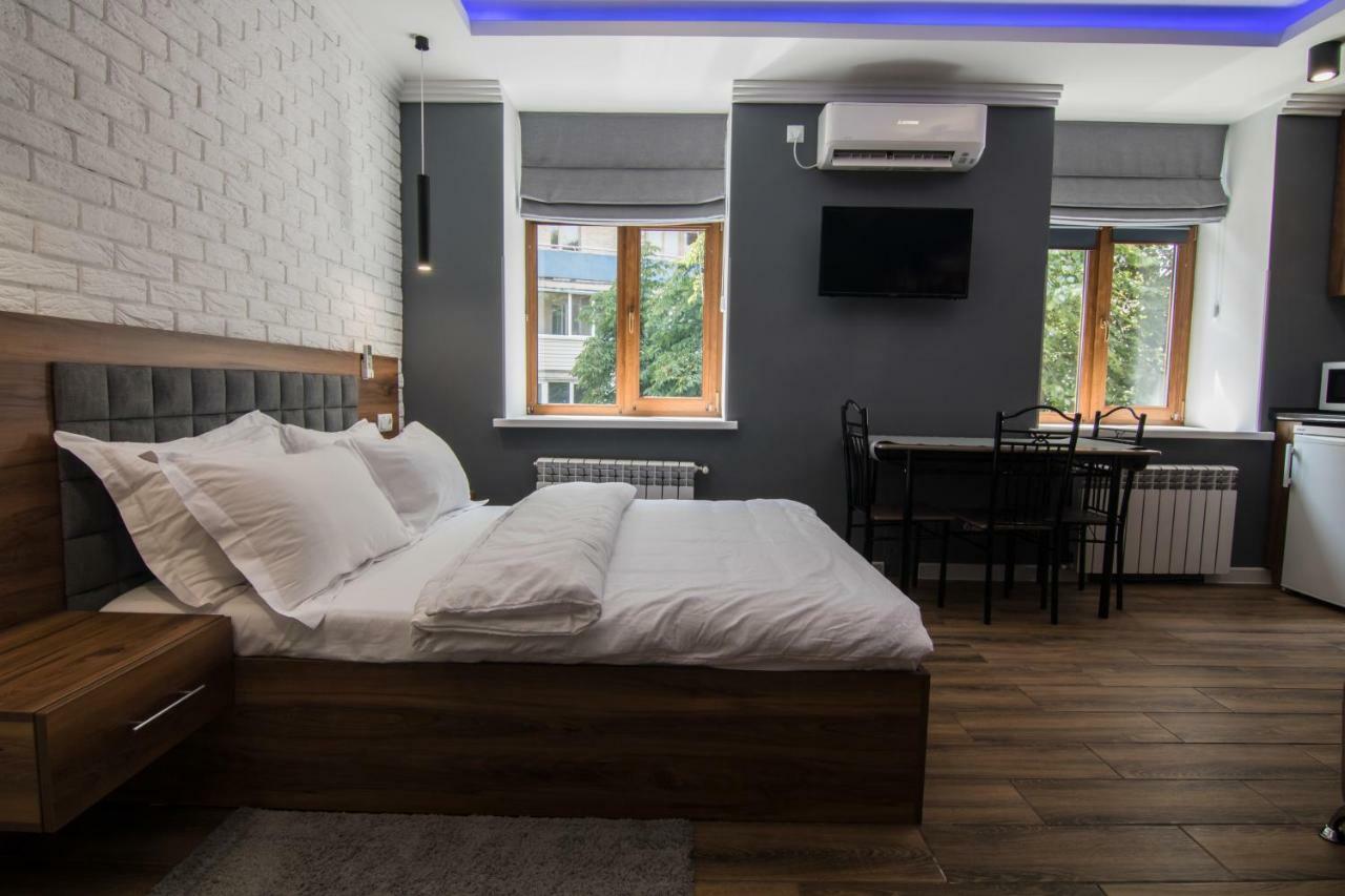 Lux Apartment Near Arena City Kyiv Exterior photo